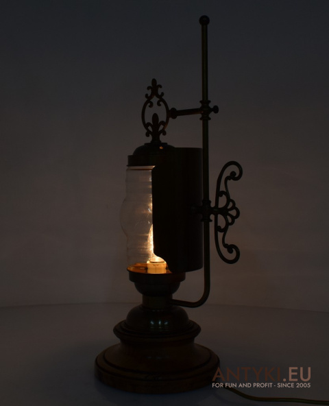 antyk rustykalna lampa stołowa