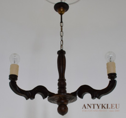 Mały eklektyczy żyrandol drewniany z lat 1930. Antyki lampy.