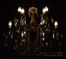 Pałacowy żyrandol z kryształami - antyczne oświetlenie z antykwariatu