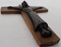 drewniany krzyż z jezusem antyk