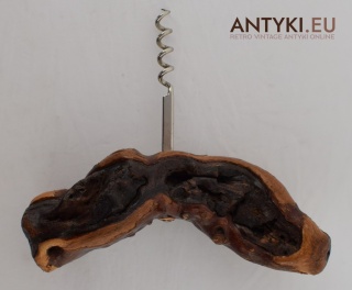 Starodawne drewniane korkociągi w rustykalnym stylu