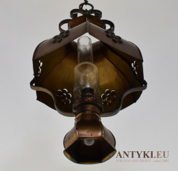 Stara rustykalna miedziana lampa sufitowa do karczmy, knajpy, gospody - punktowe oświetlenie stolika