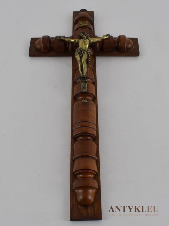 Eklektyczny krzyż łaciński z Jezusem Chrystusem. Antyki kościelne.