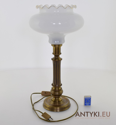 mosiężna lampa stołowa retro