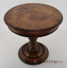 Mały okrągły stolik drewniany z intarsjami - style retro vintage