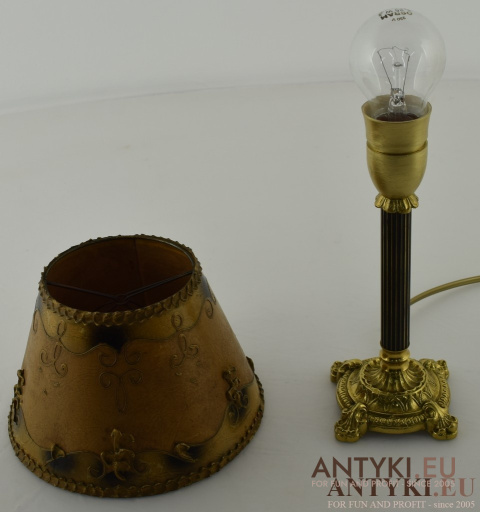 Antyczna Lampka Stołowa z Mosiądzu - Francuski Elegancki Design