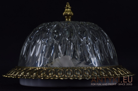 Elegancki Kryształowy Plafon z Mosiężnym Pierścieniem – Francuski Design z Hiszpańskim Akcentem