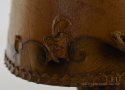 Eklektyczna lampa stołowa z drewna + artystyczny abażur skórzany