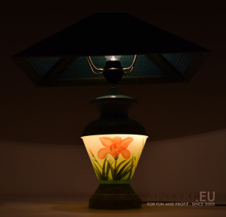 XL! Duża lampa stołowa z ratanowym abażurem. Oświetlenie retro vintage . Świecąca noga.