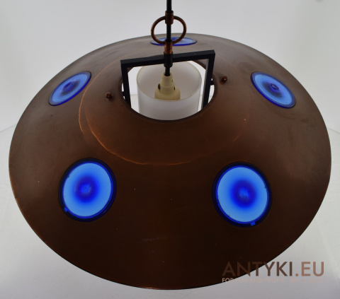 Niebiesko-Mosiężna Lampa Retro: Akcent Mid-Century w Twoim Domu