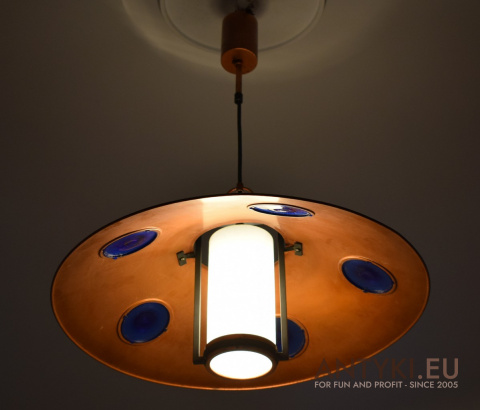 Niebiesko-Mosiężna Lampa Retro: Akcent Mid-Century w Twoim Domu