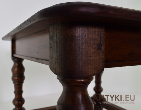 Vintage stolik drewniany Vintage stolik drewniany