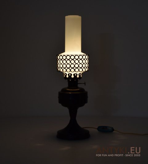 Lampa retro do stylowych wnętrz