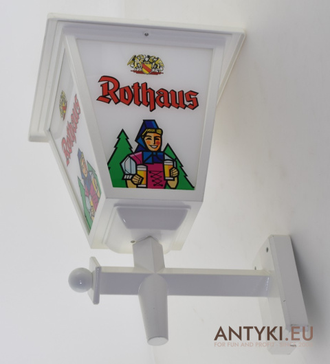 Duża lampa reklamowa Rothaus na zewnątrz