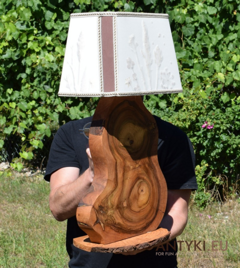 Lampa stołowa z czeczoty