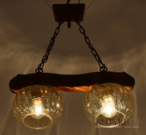 Rustykalna lampa sufitowa do chaty