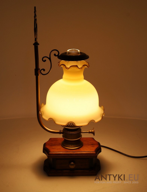 elegancka lampa stołowa vintage