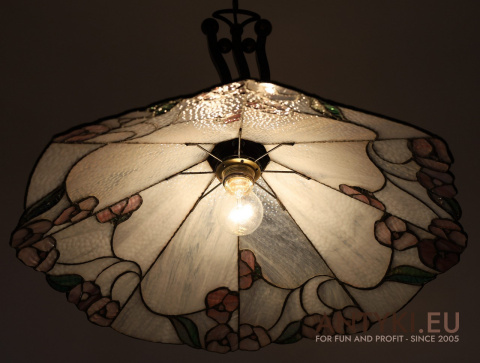 lampa w stylu Tiffany wisząca