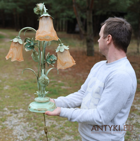 lampa vintage w kształcie róży