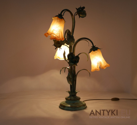 lampa vintage w formie kwiatowej róży