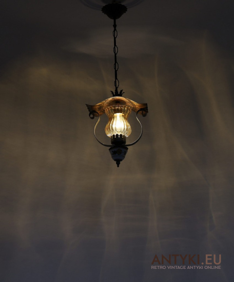 metalowa lampa vintage