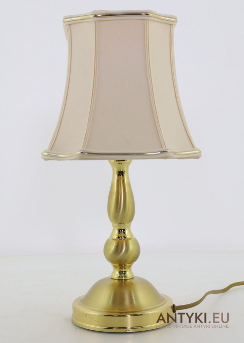 elegancka lampa do wnętrz vintage