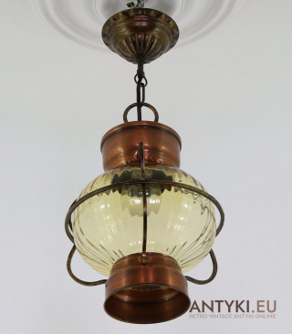 Retro lampa sufitowa w stylu okrętowym – mosiądz, metal i szklany żółty klosz