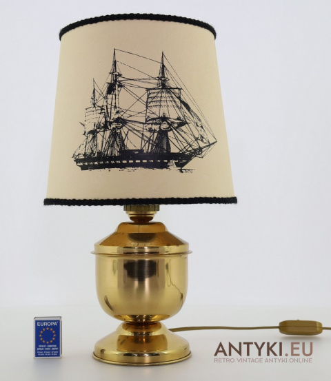 lampa retro z mosiężną podstawą