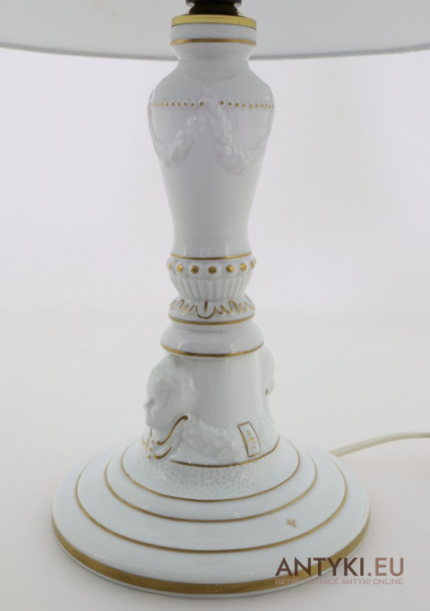 biała lampa stołowa porcelanowa vintage