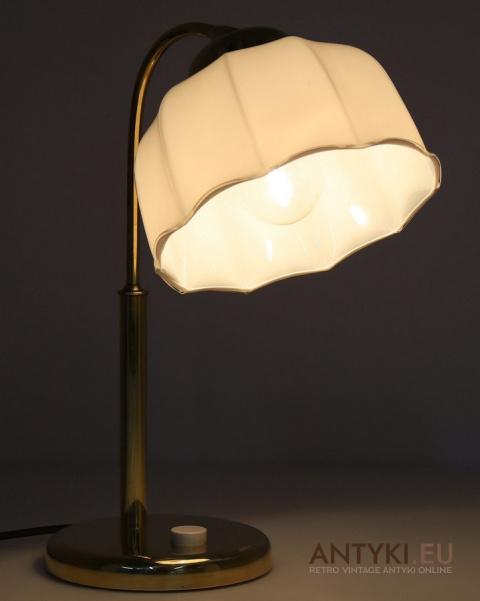 stołowa mosiężna lampka na stolik