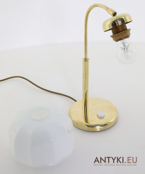 designerska lampka stołowa