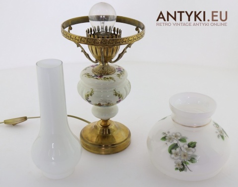 romantyczna lampa stołowa z babcinych czasów
