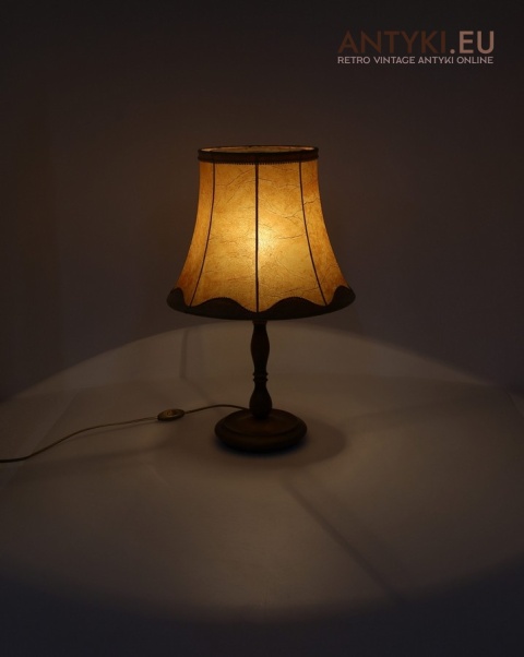 rustykalna lampa stołowa