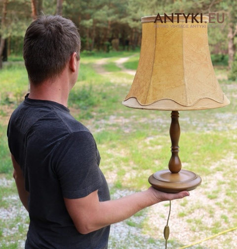 retro lampa stołowa do sypialni