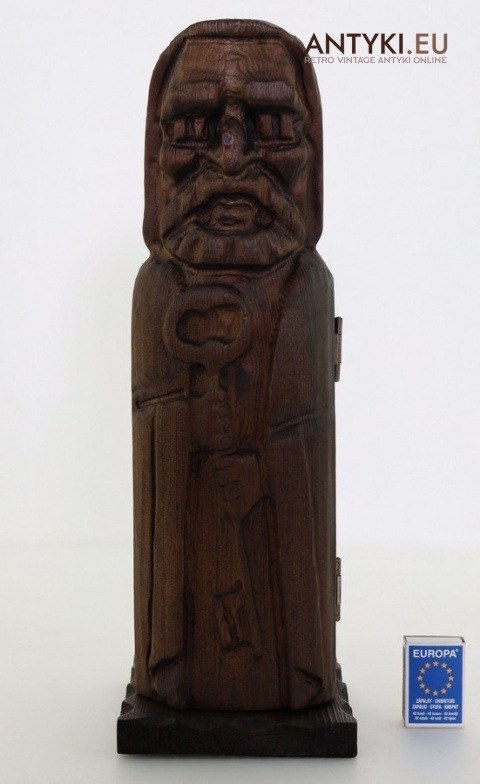 rzeźba schowek na alkohol