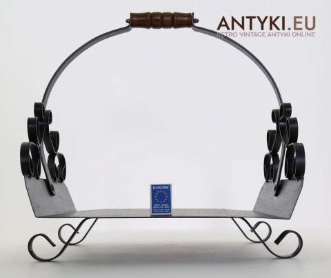 ciężki metalowy kosz na drewno kominkowe