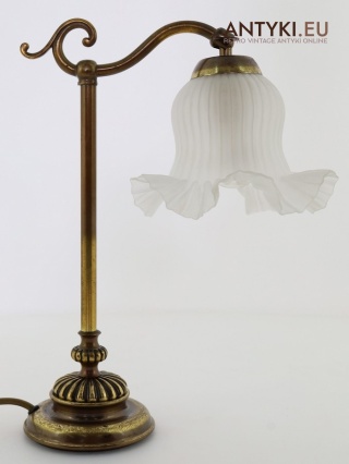 Lampa stołowa mosiężna vintage z florystycznym kloszem, połowa XX wieku