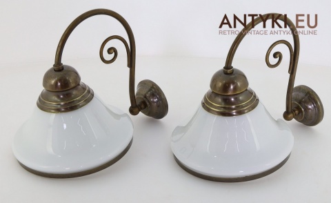 kinkiet vintage z mlecznym kloszem