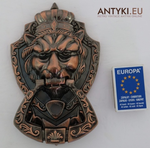 antyczna kołatka z wizjerem