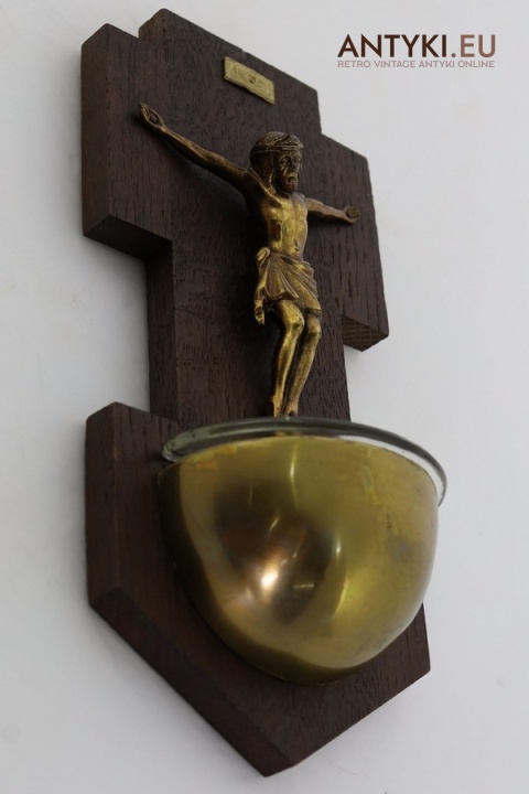 krzyż drewniany z mosiężnym ukrzyżowaniem