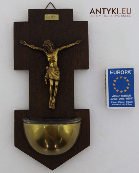 kropielnica religijna retro z symbolem inri