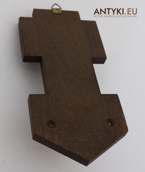 stylowe dewocjonalia ścienne z epoki