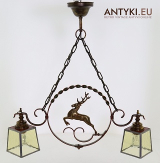 Antyczna lampa sufitowa myśliwska z jeleniem – witrażowe klosze i masywny mosiądz