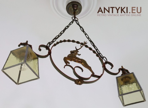 salonowa mosiężna lampa z jeleniem