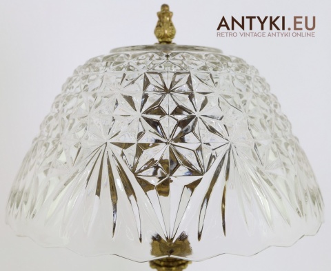 dekoracyjna lampa stołowa z kryształowym kloszem