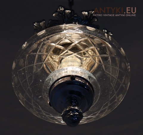 srebrny zwis sufitowy z kryształowym kloszem