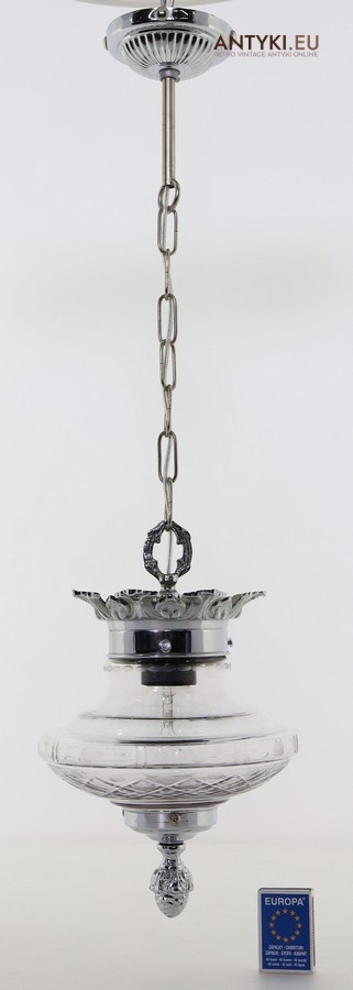 oświetlenie z epoki w kolorze srebrnym