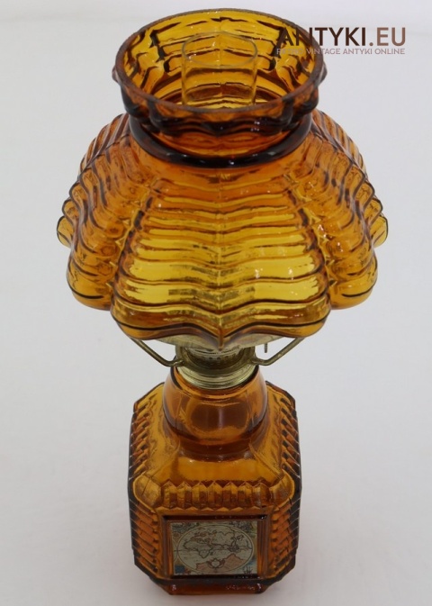 antyczna lampka naftowa z bursztynowego szkła