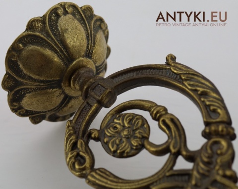 antyczne lampy mosiężne