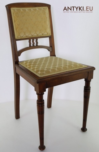 Antyczne krzesło retro z epoki – stylowe siedzisko vintage z toczonymi nogami